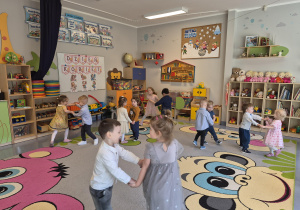 wspólne tańce przy muzyce