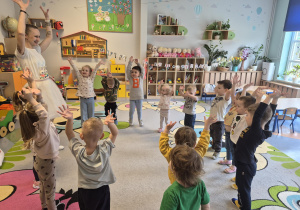 rozgrzewka z ciocią Pleciugą