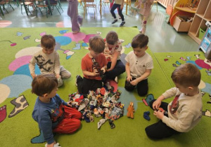 wybór ubranek dla zajączków