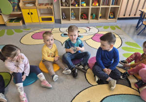 badamy właściwości wody za pomocą zmysłów