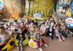 oglądanie filmów edukacyjnych