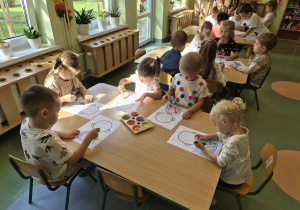 kropkowa praca plastyczna