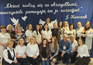 Zdjęcie wszystkich pracowników przedszkola.
