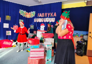 przedstawienie dla dzieci "Elfiki św. Mikołaja"