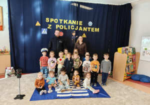 Wspólne zdjęcie z policjantem.