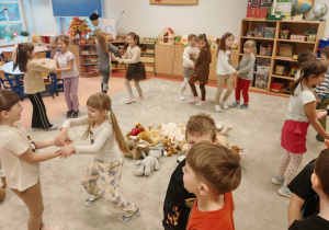 zabawy z misiami w kole