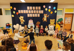 Występ dzieci na biesiadzie