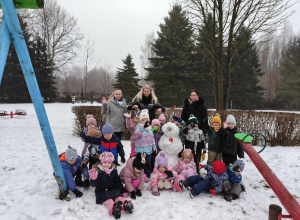 Zimowe zabawy na śniegu