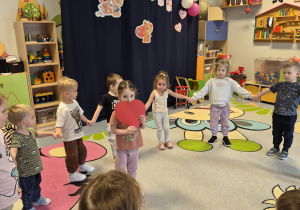 zabawa ruchowa przy muzyce