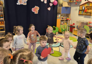 chłopiec z sercem w kole